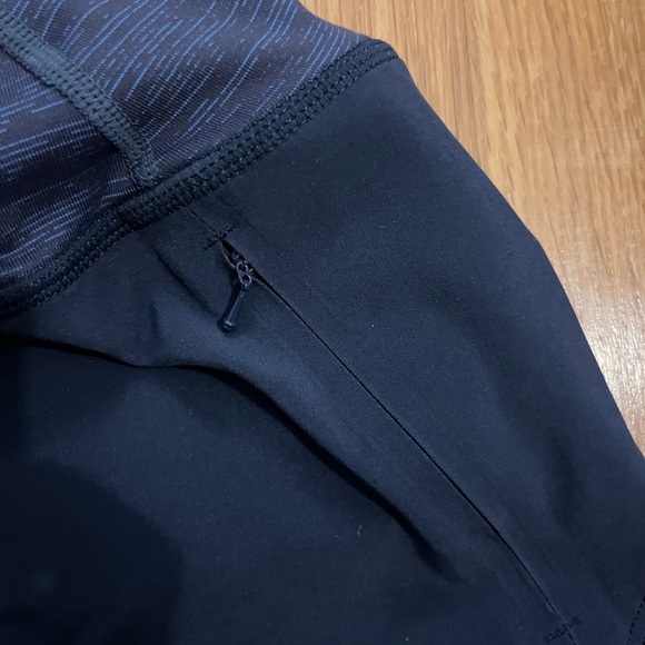 Outdoor Voices The Exercise 2.5” Short Navy - Picture 4 of 7